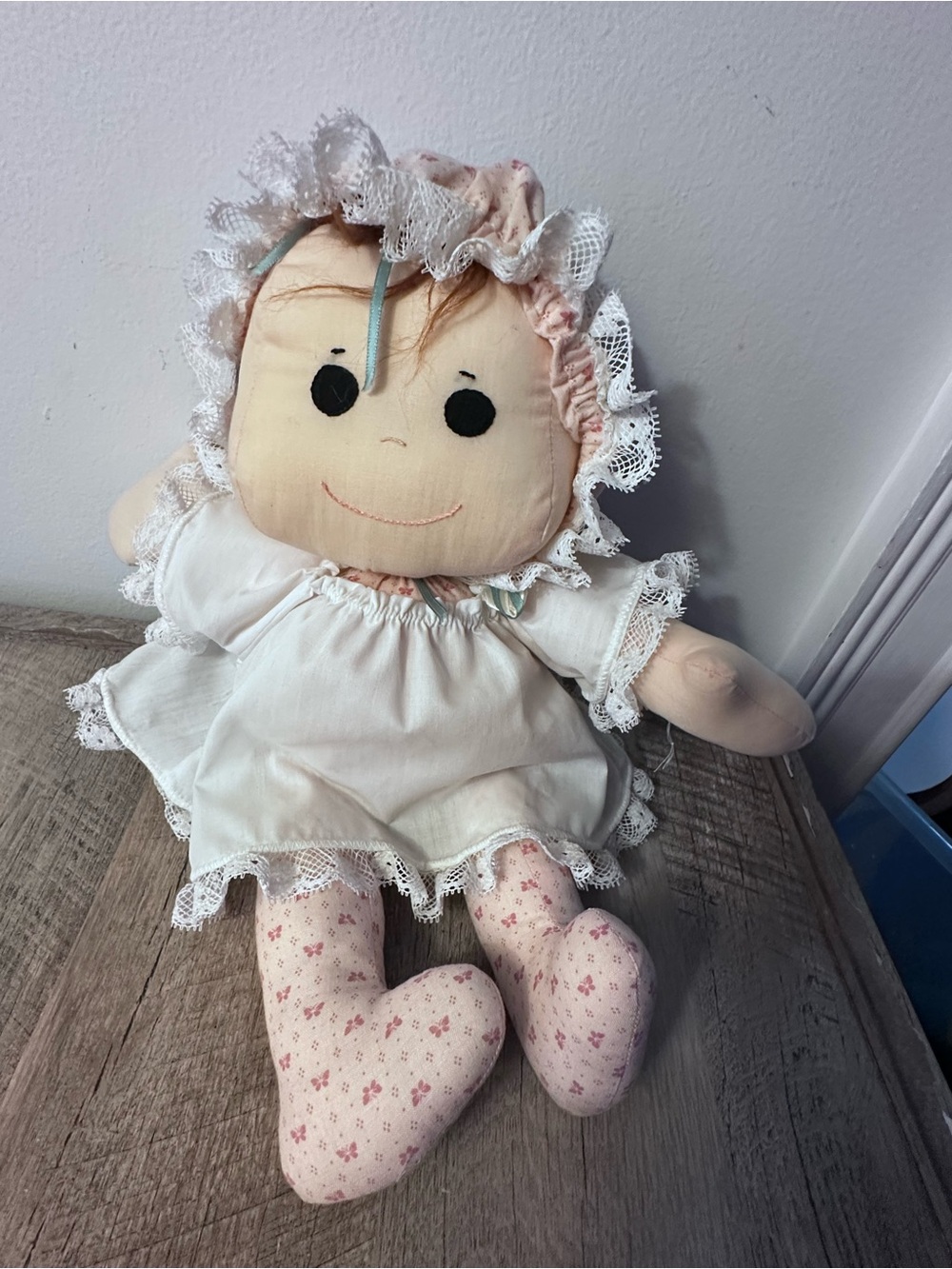 Vintage Style White Lace therapy Baby Doll with 4  faces for emotion